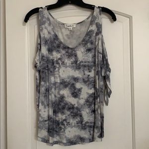 Scoop neck too